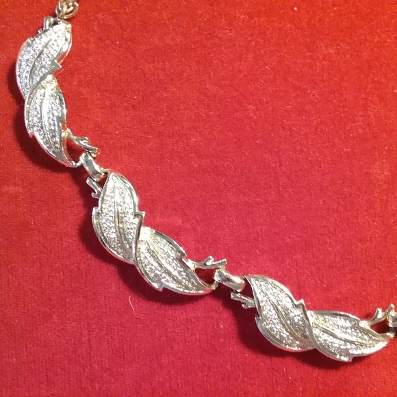 Necklace - Picture 5 of 7